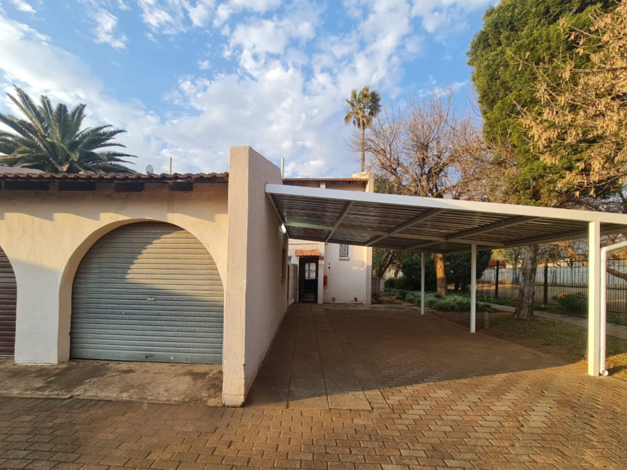 To Let 2 Bedroom Property for Rent in Ifafi North West